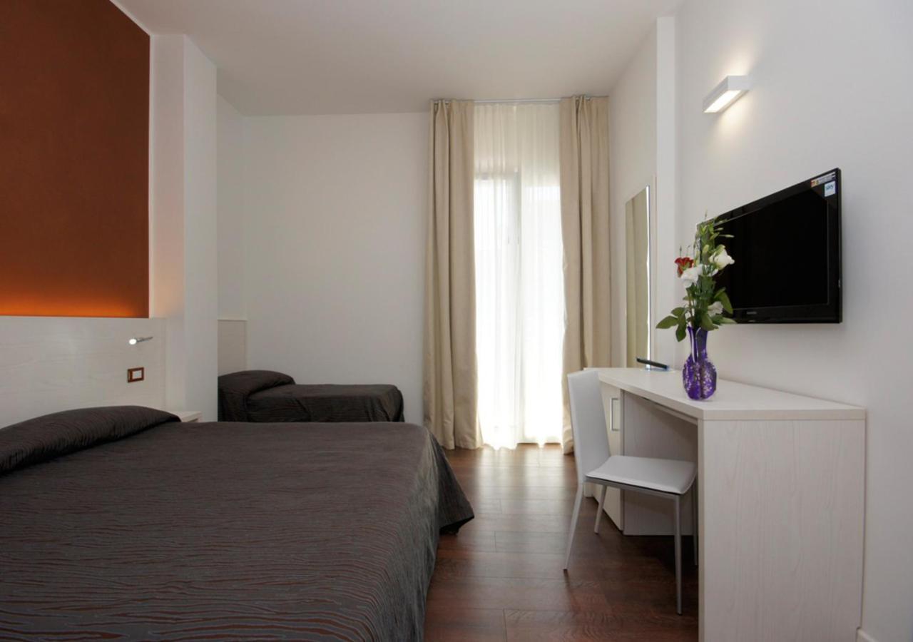Hotel Aragosta Cattolica Eksteriør billede
